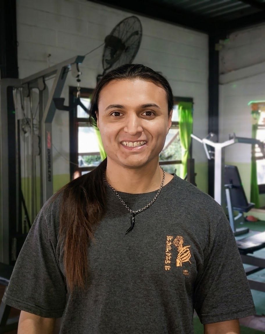Agustín Minzoni en el gimnasio